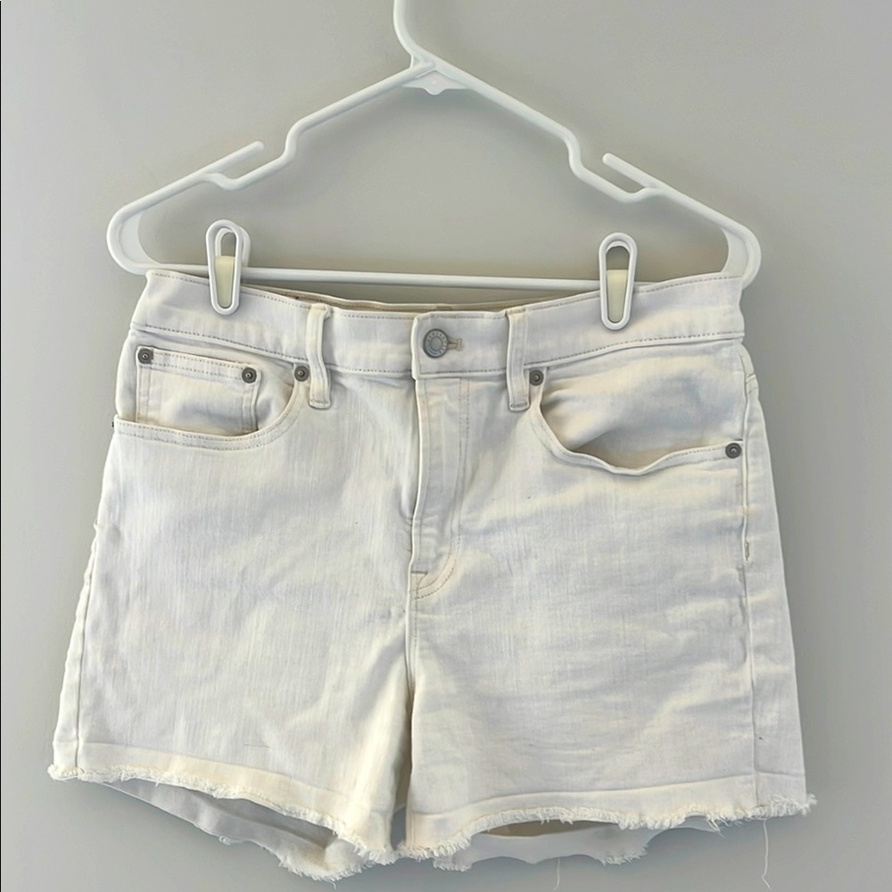 Women's J. Crew light cream color Denim Shorts size 28